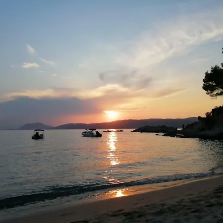 Sunshinehouse Banana Beach * Koukounaries