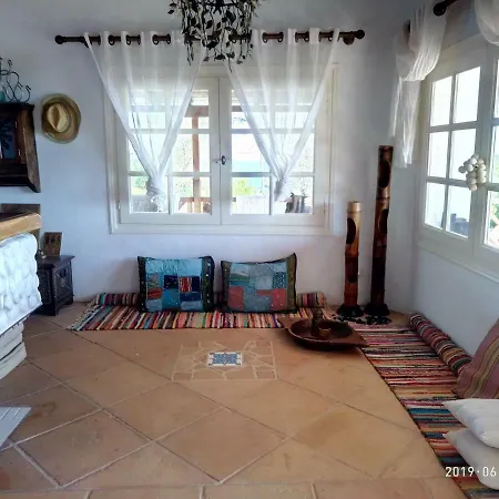 Sunshinehouse Banana Beach Villa