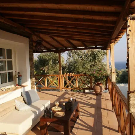 Sunshinehouse Banana Beach Villa Koukounaries